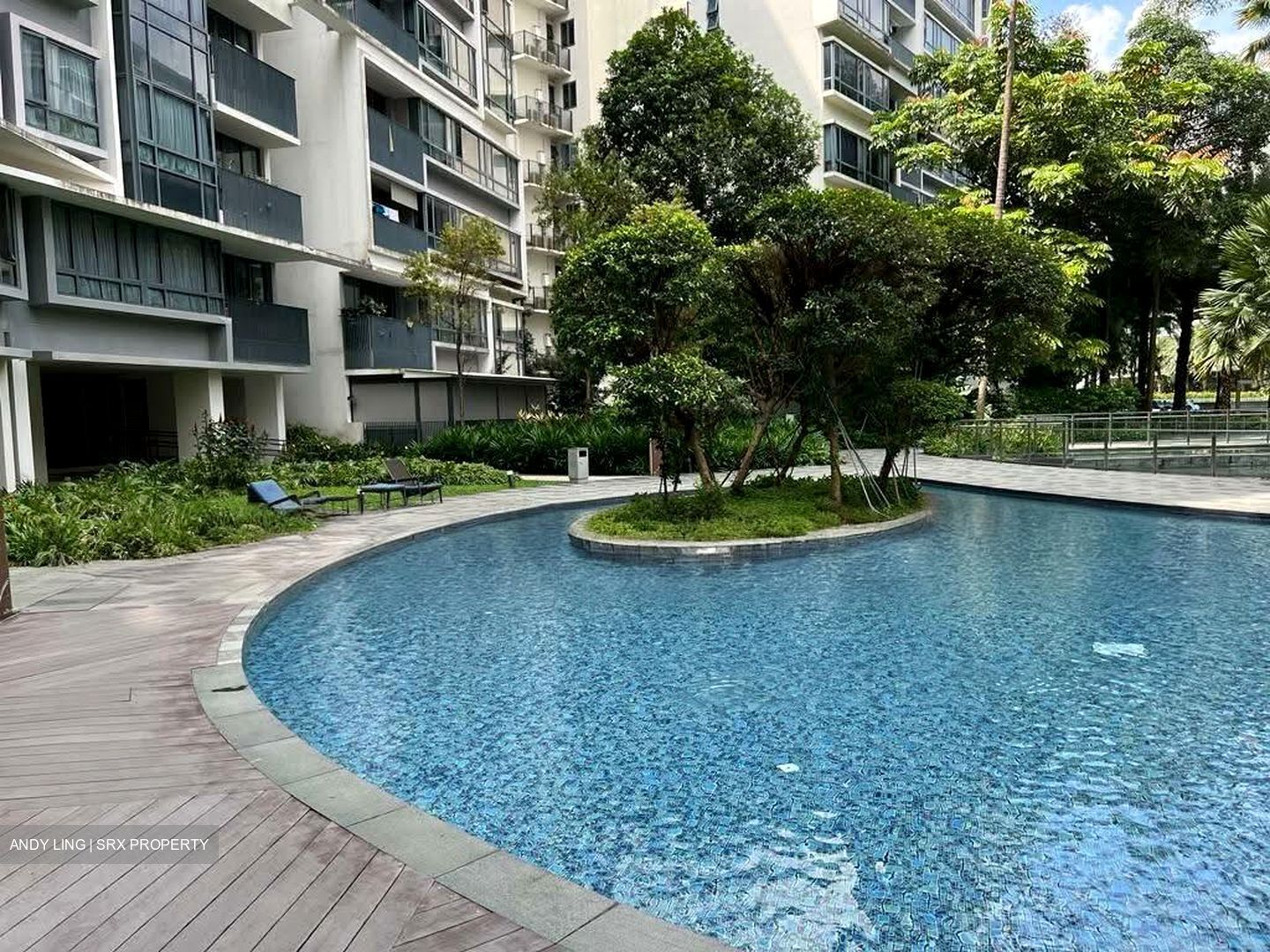 The Palette (D18), Condominium #556091511